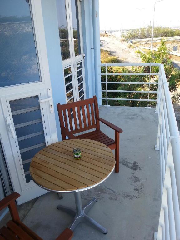 Orange Rembrandt Studio Apartments Willemstad Room photo